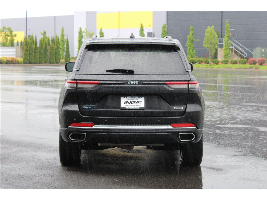 Used 2022 Jeep Grand Cherokee Overland w/ Luxury Tech Group IV AWD/4WD image 3