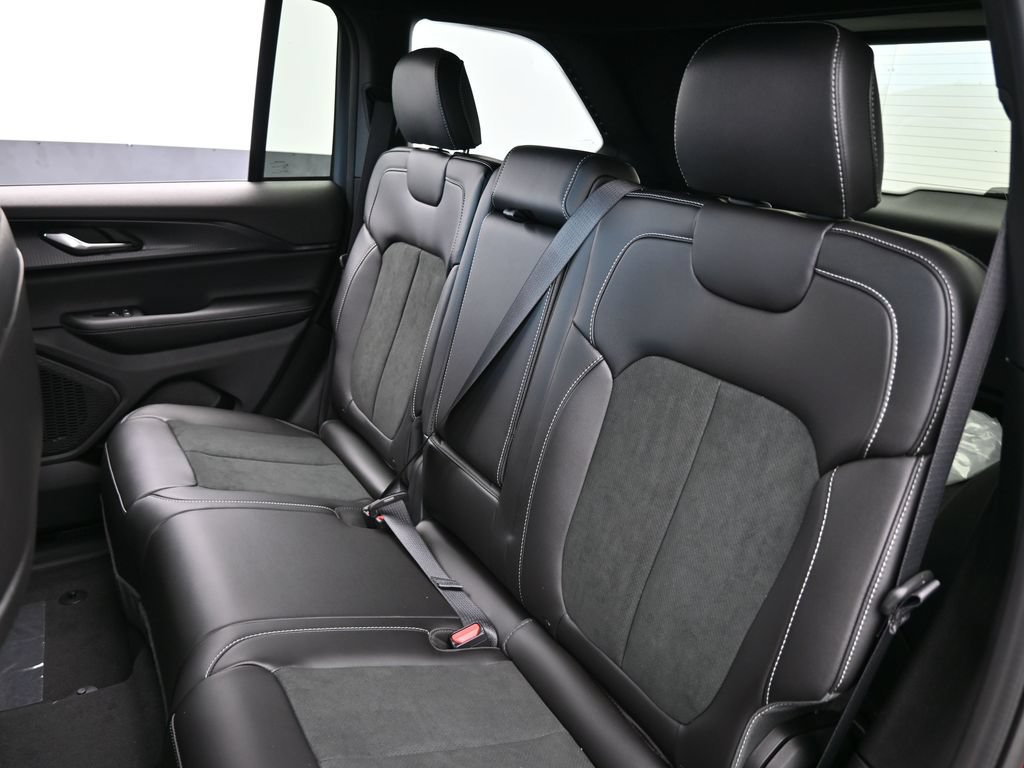 New 2025 Jeep Grand Cherokee 4WD image 29
