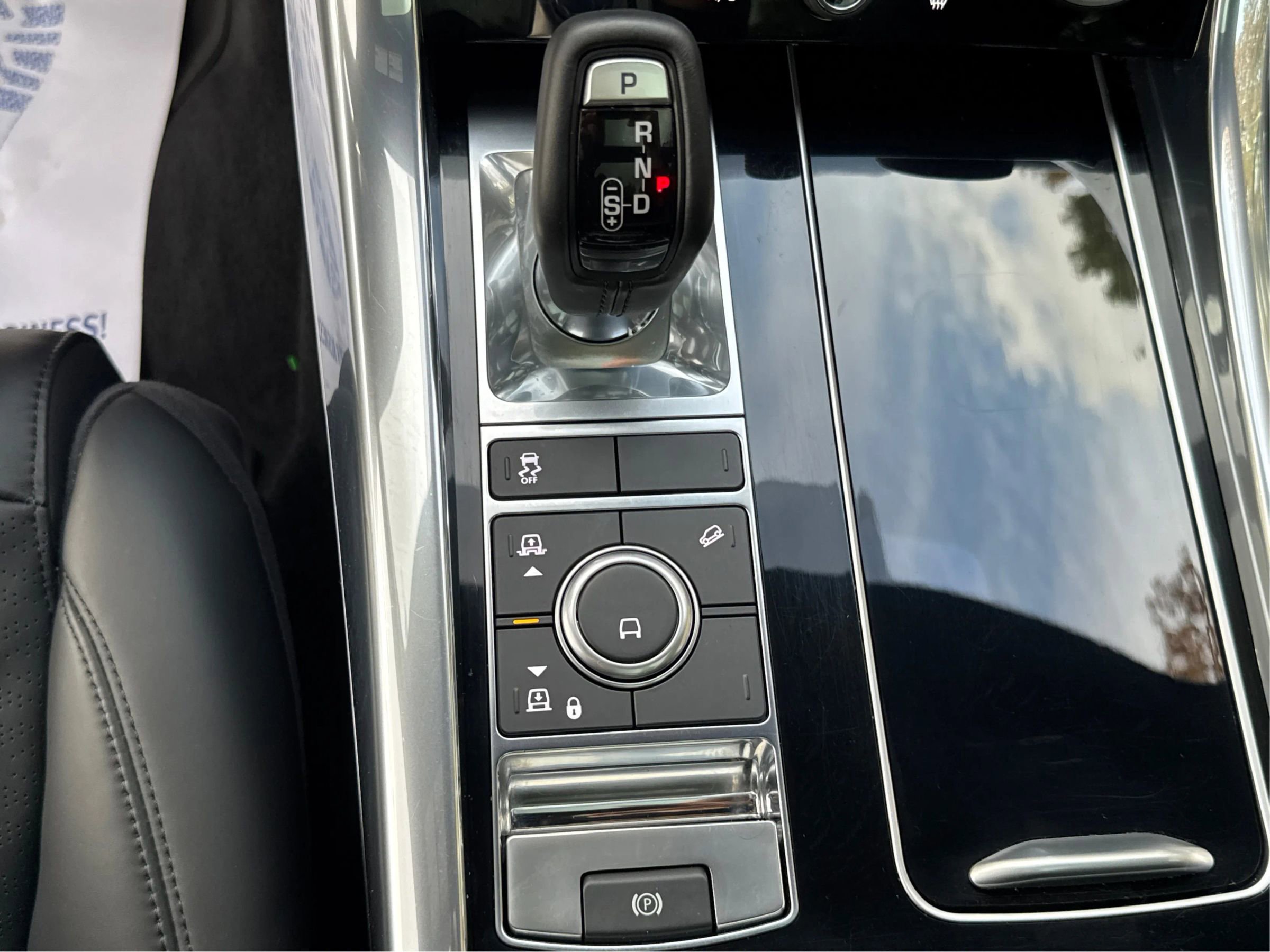 Used 2019 Land Rover Range Rover Sport HSE Dynamic image 18