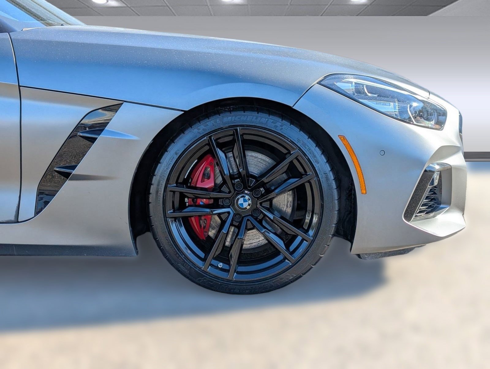 Used 2022 BMW Z4 M40i w/ Premium Package image 12