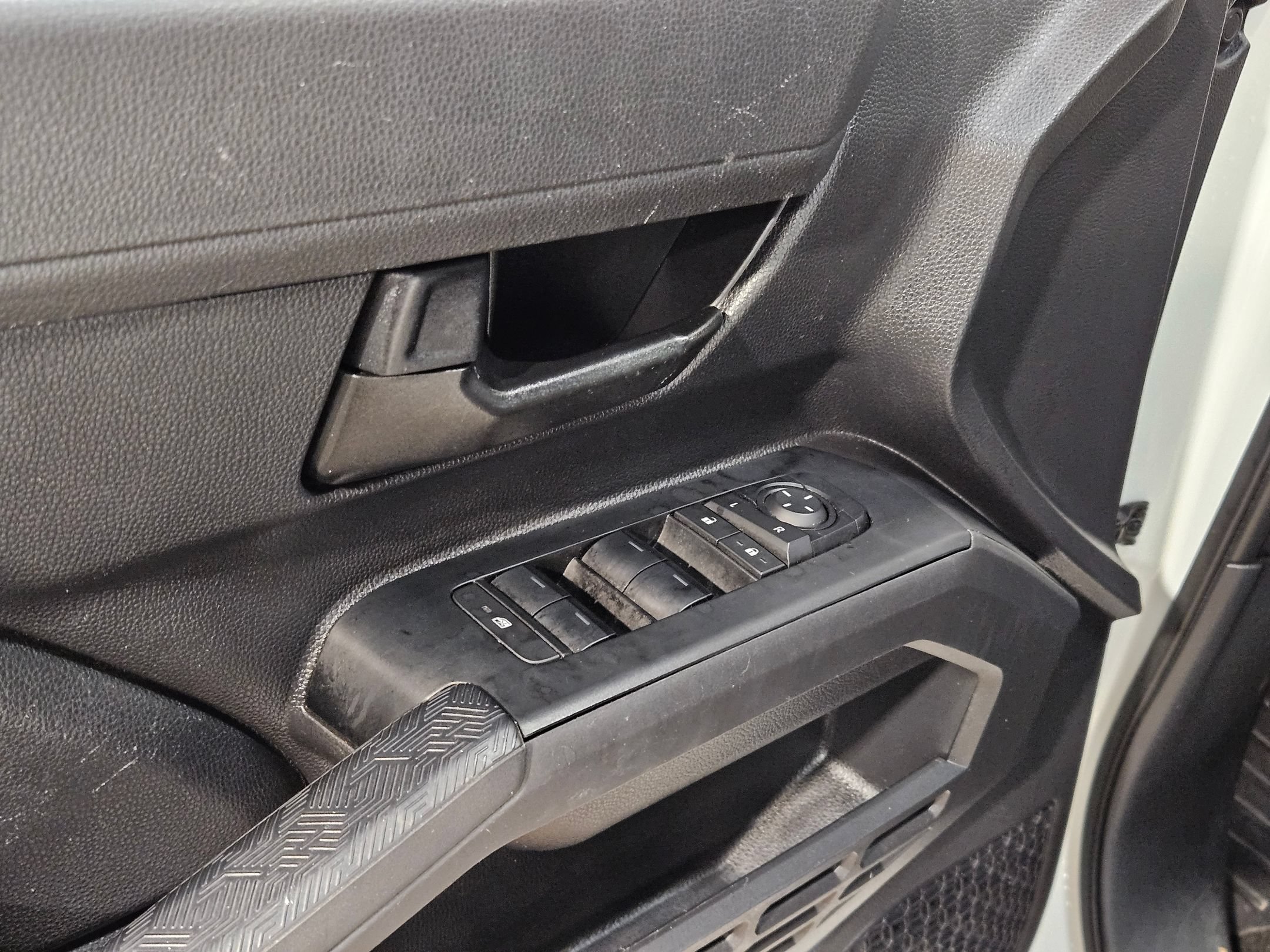 Used 2025 Toyota Tacoma SR5 AWD/4WD image 21