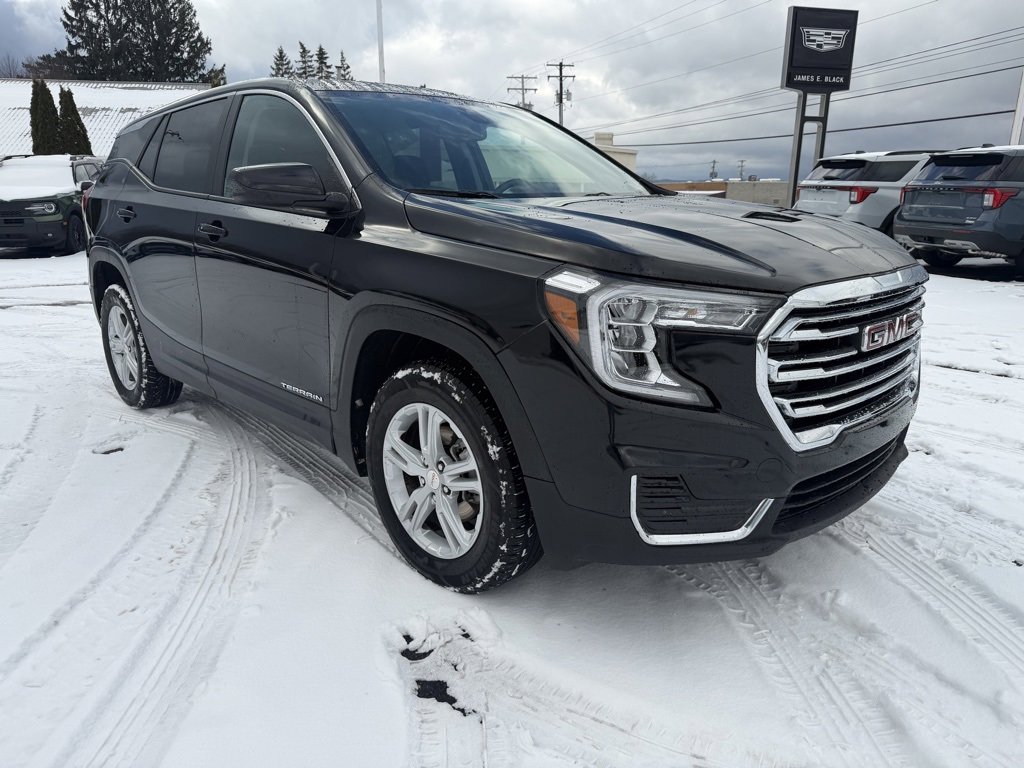Used 2024 GMC Terrain SLE image 9