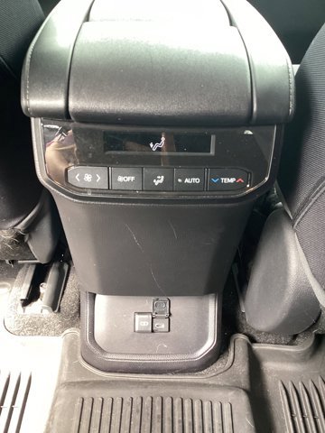 Used 2023 Toyota Highlander L image 17