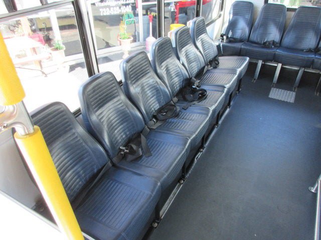 Used 2022 Chevrolet Express 3500 w/ Shuttle Bus Package RWD image 17