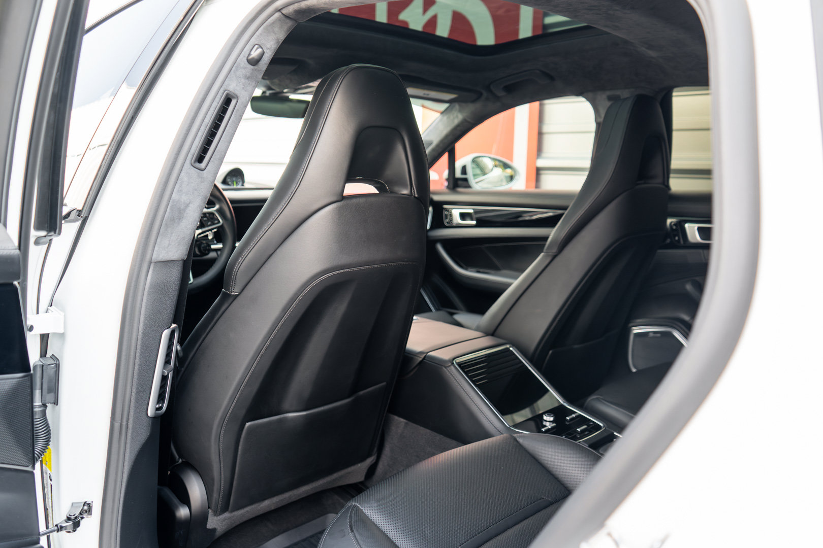 Used 2018 Porsche Panamera Turbo S AWD/4WD image 25