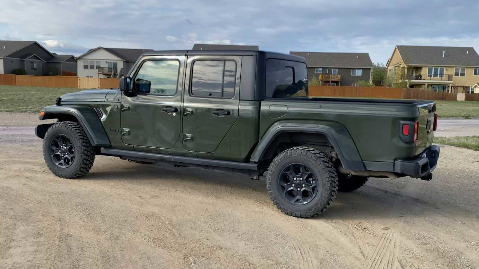 Used 2023 Jeep Gladiator Sport AWD/4WD image 2