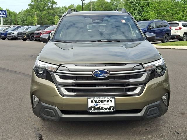 Certified 2025 Subaru Forester Premium AWD/4WD image 2
