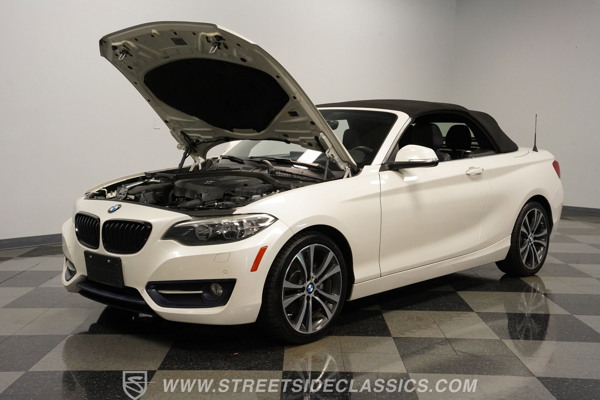 Used 2017 BMW 230i Convertible RWD image 31
