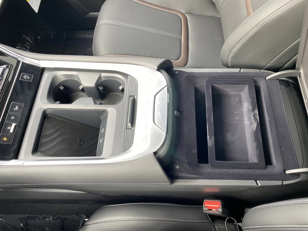 New 2025 Nissan Armada SL w/ Captain's Chari Seat Package image 22