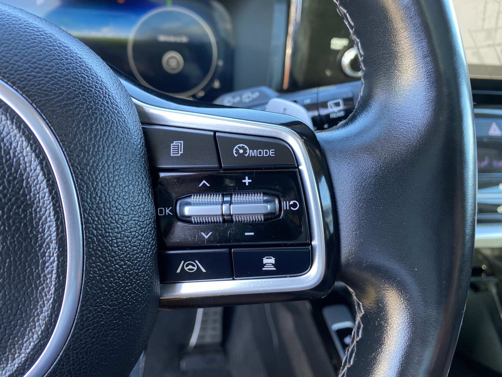 Used 2022 Kia Sorento SX Prestige w/ Rust Color Package image 18