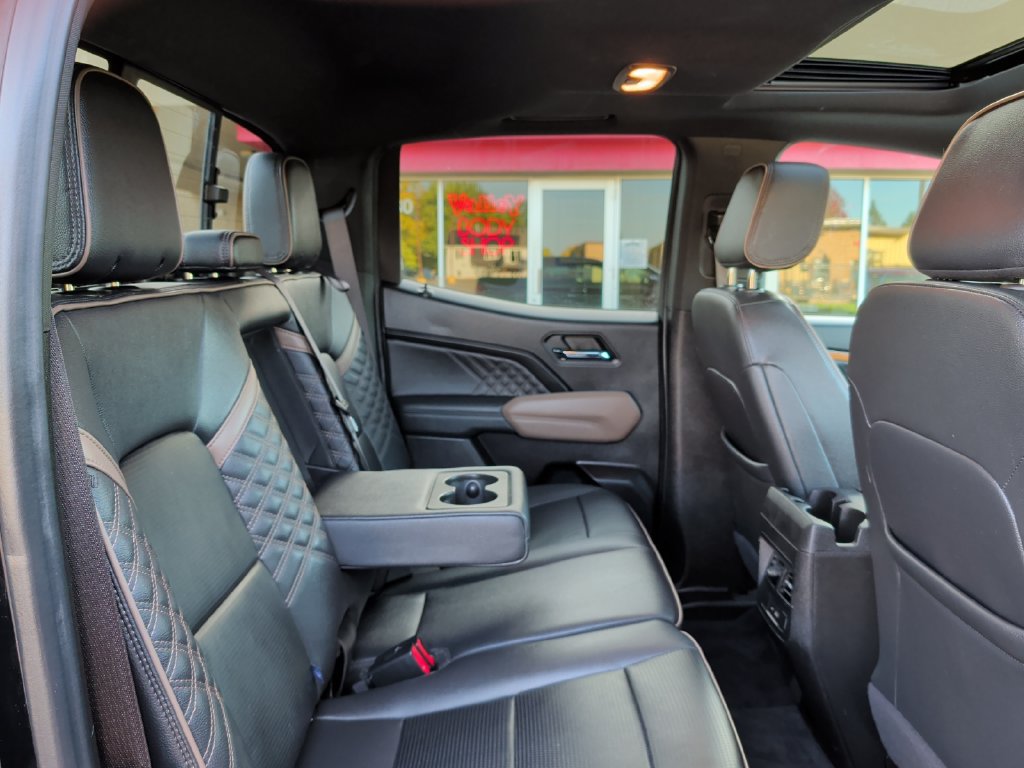 Used 2024 GMC Canyon Denali AWD/4WD image 35