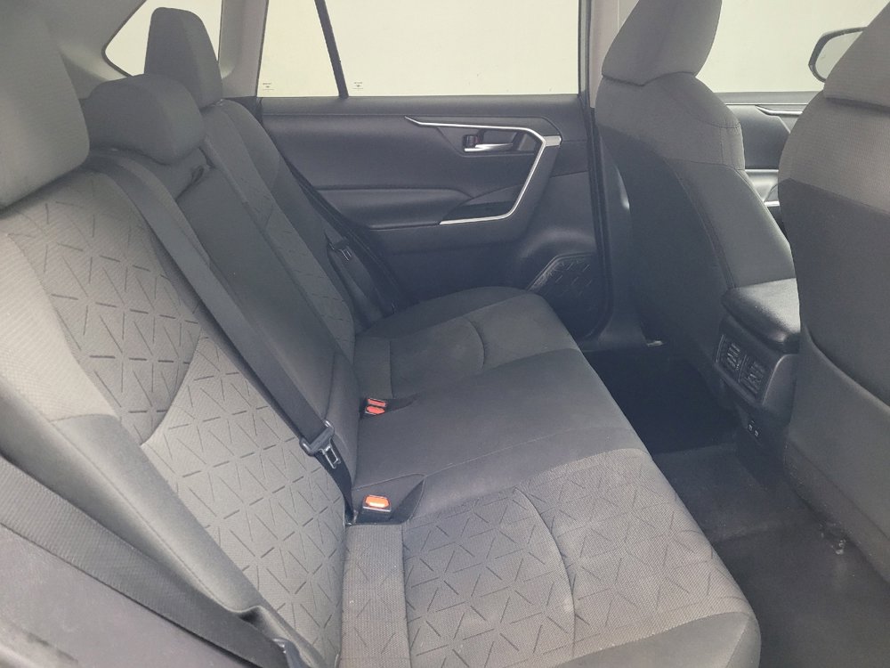 Used 2020 Toyota RAV4 XLE image 19