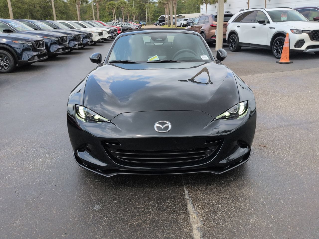 New 2026 MAZDA MX-5 Miata Club w/ Interior Package RWD image 9