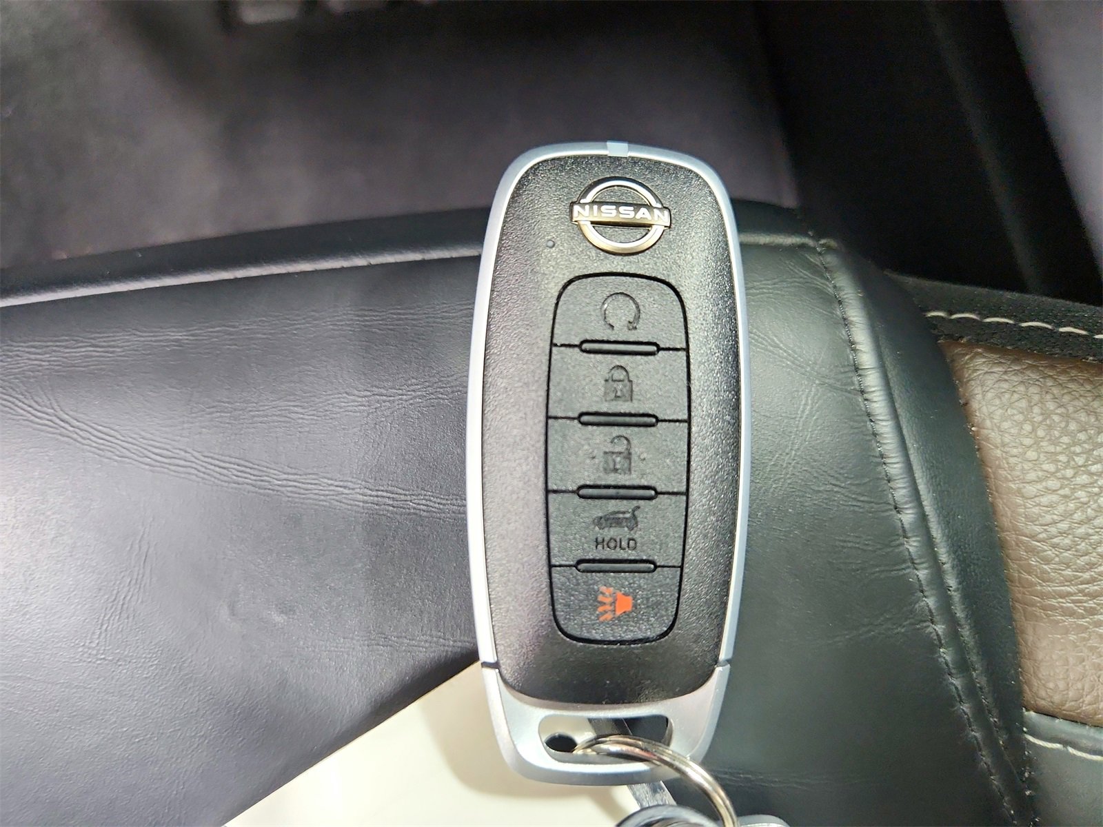 Used 2024 Nissan Pathfinder Platinum w/ Lighting Package (N93) image 34