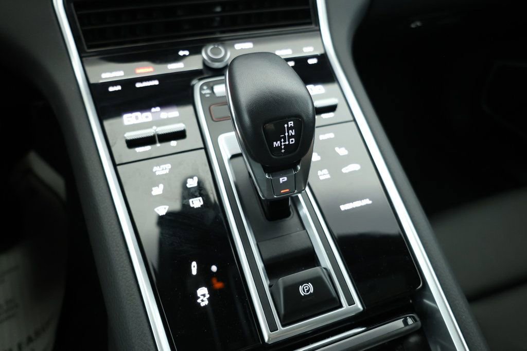 Used 2023 Porsche Panamera 4 Platinum Edition image 15