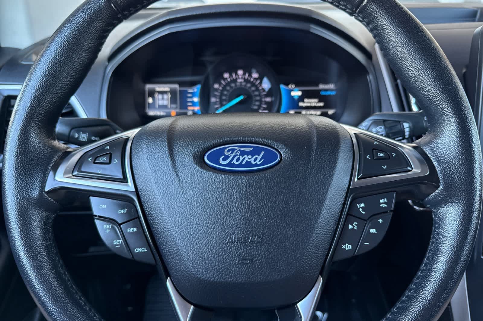 Used 2024 Ford Edge SEL AWD/4WD image 23