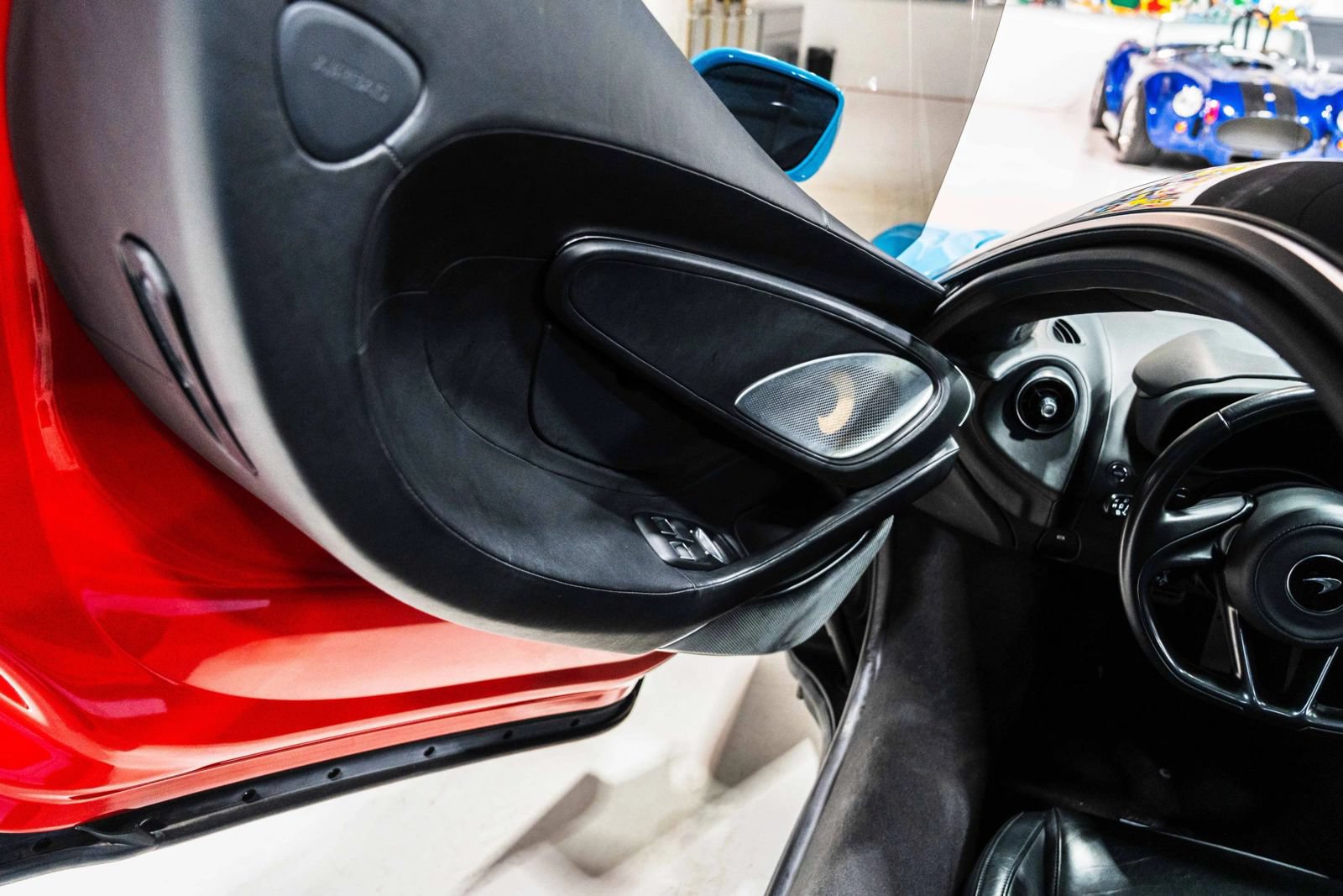 Used 2023 McLaren GT RWD image 21