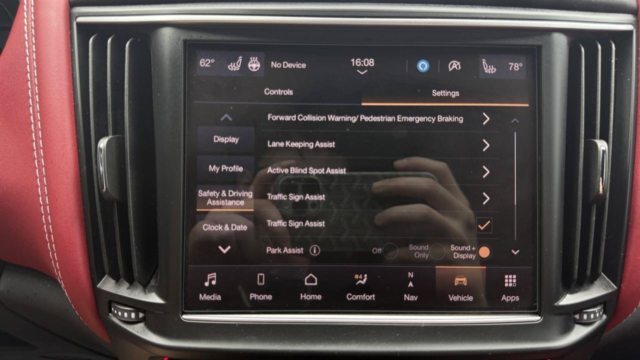 Used 2023 Maserati Levante GT AWD/4WD image 52