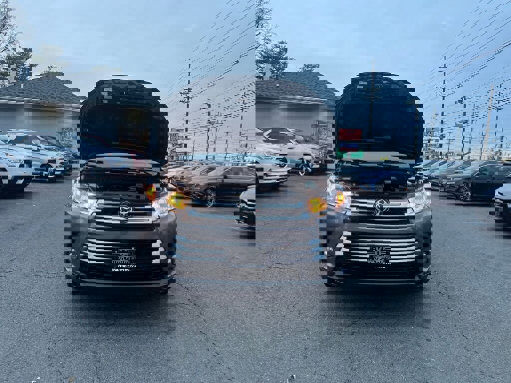 Used 2019 Toyota Highlander XLE image 40