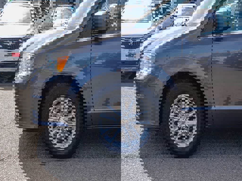 Certified 2019 Dodge Grand Caravan SXT image 9