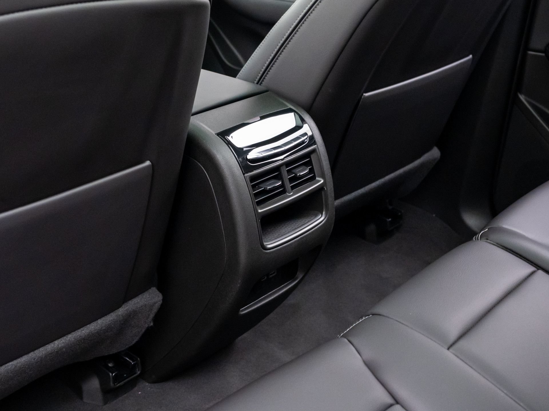 Certified 2026 Cadillac XT5 Premium Luxury w/ Driver Assist Package AWD/4WD image 19