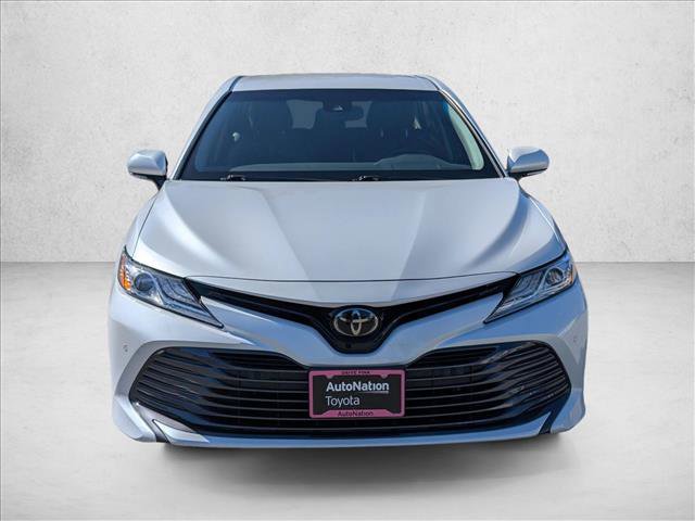 Used 2018 Toyota Camry XLE FWD image 2