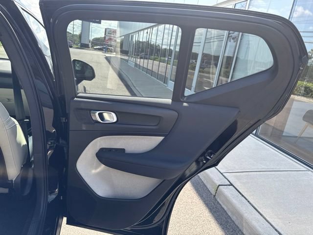 Certified 2024 Volvo XC40 B5 Plus w/ Protection Package Premier AWD/4WD image 12