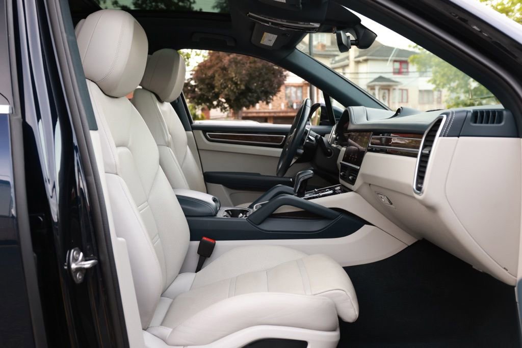 Used 2021 Porsche Cayenne E-Hybrid AWD/4WD image 23