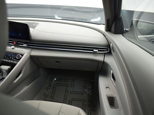 Used 2025 Hyundai Elantra SEL FWD image 35