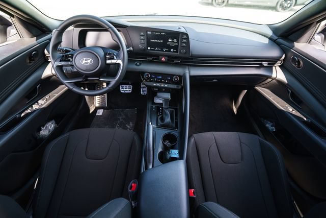 New 2026 Hyundai Elantra Sport FWD image 11