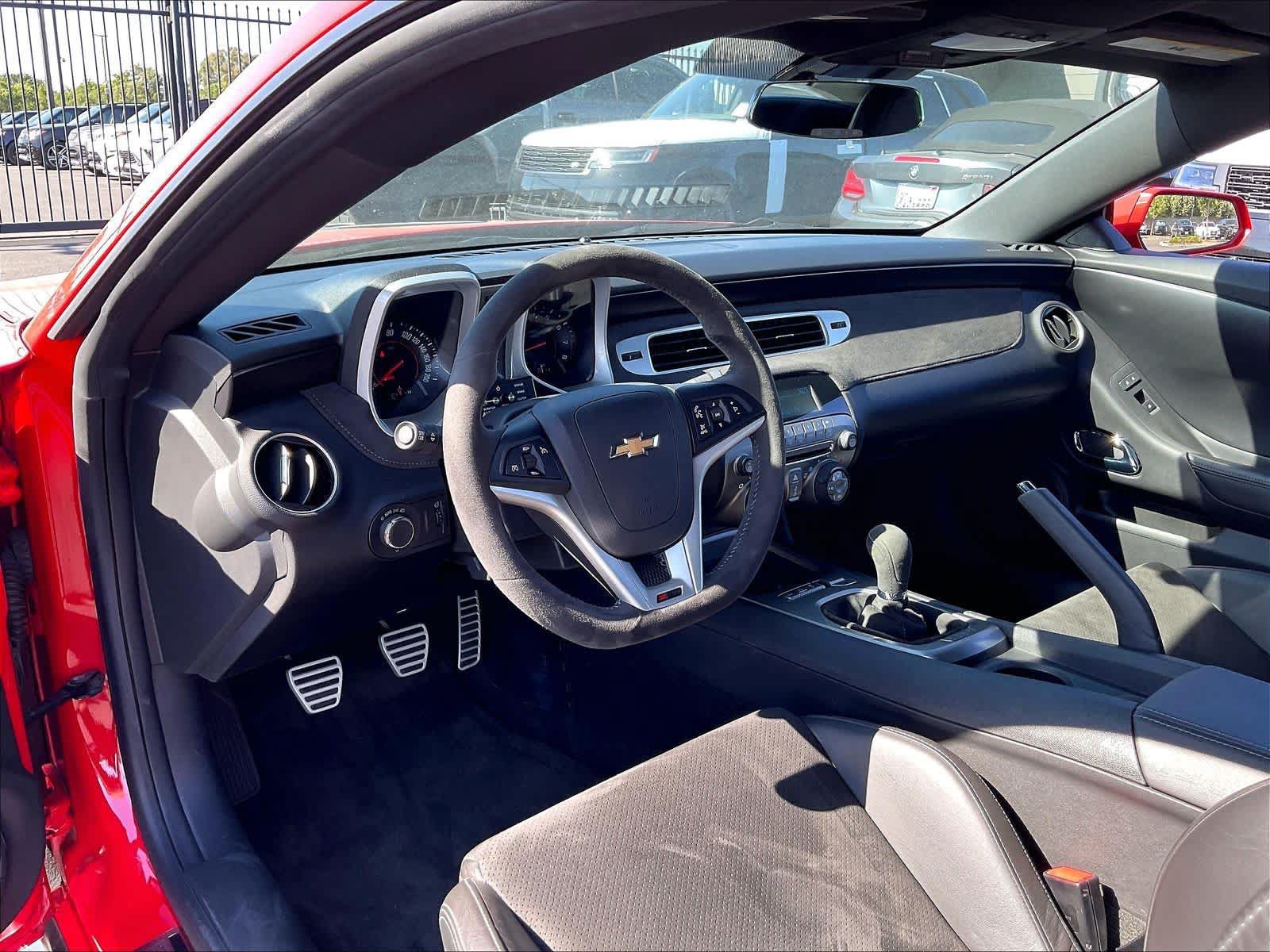 Used 2015 Chevrolet Camaro Z/28 RWD image 16