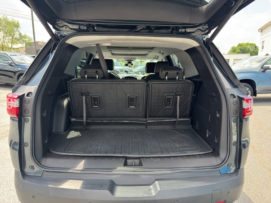 Used 2021 Chevrolet Traverse LT w/ LT Premium Package AWD/4WD image 25