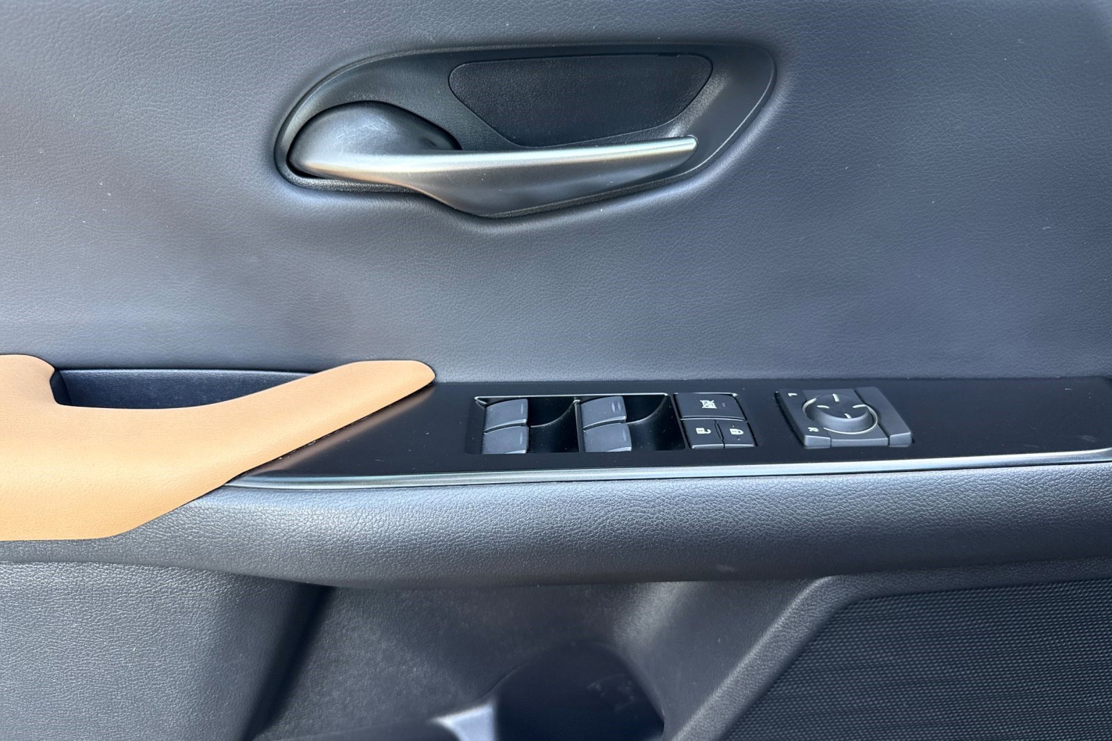 Certified 2023 Lexus UX 250h FWD w/ Premium Package image 12