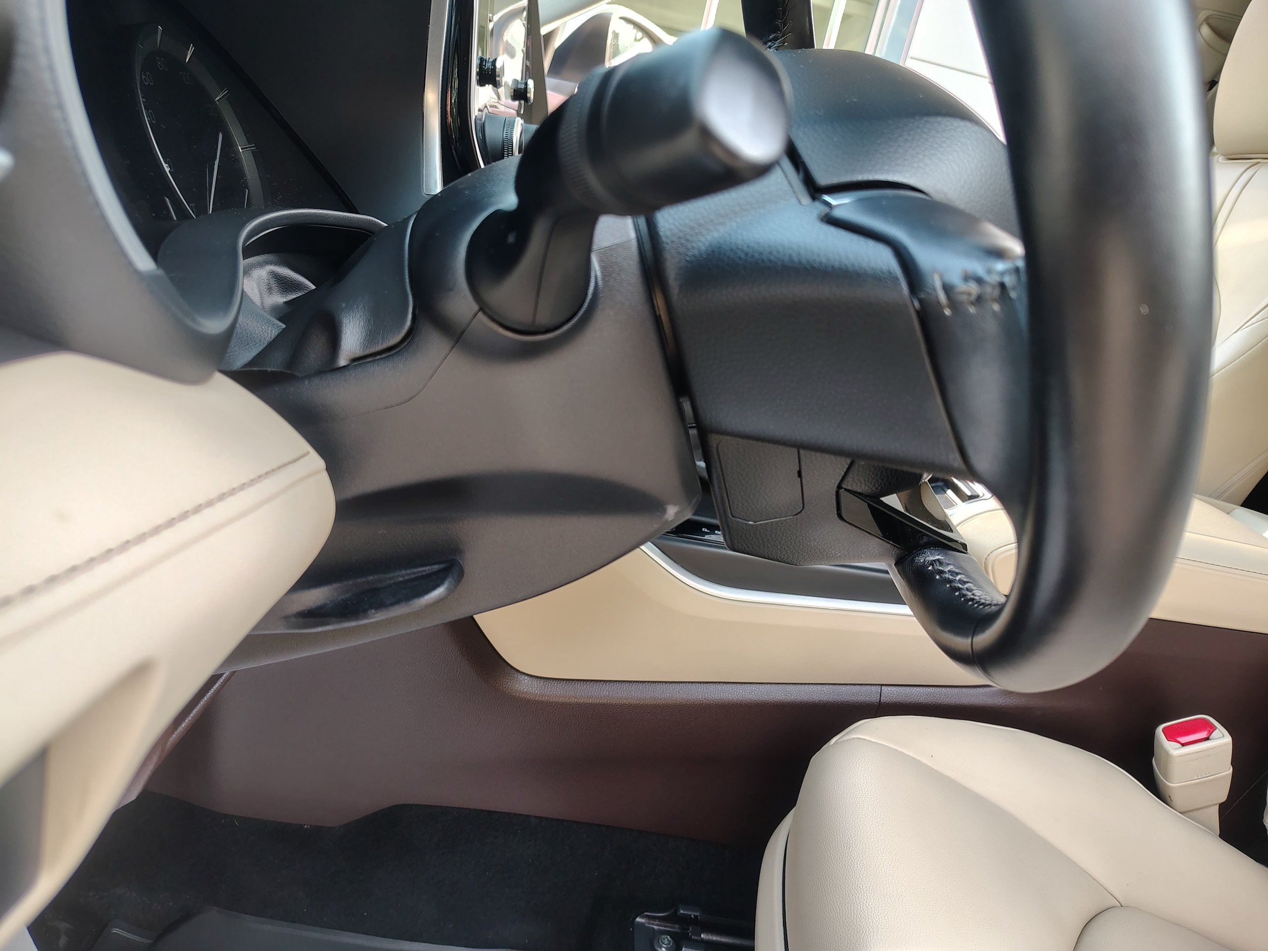 Used 2020 Toyota Highlander XLE AWD/4WD image 30