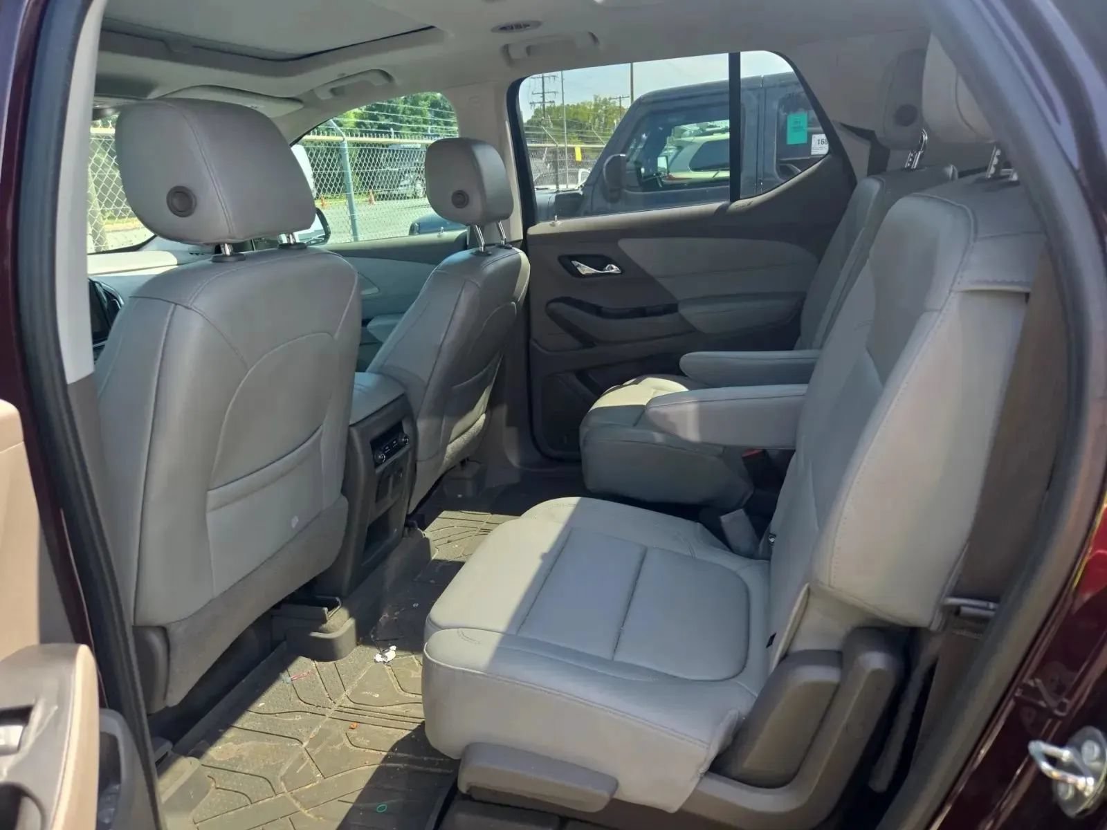 Used 2018 Chevrolet Traverse LT FWD image 7