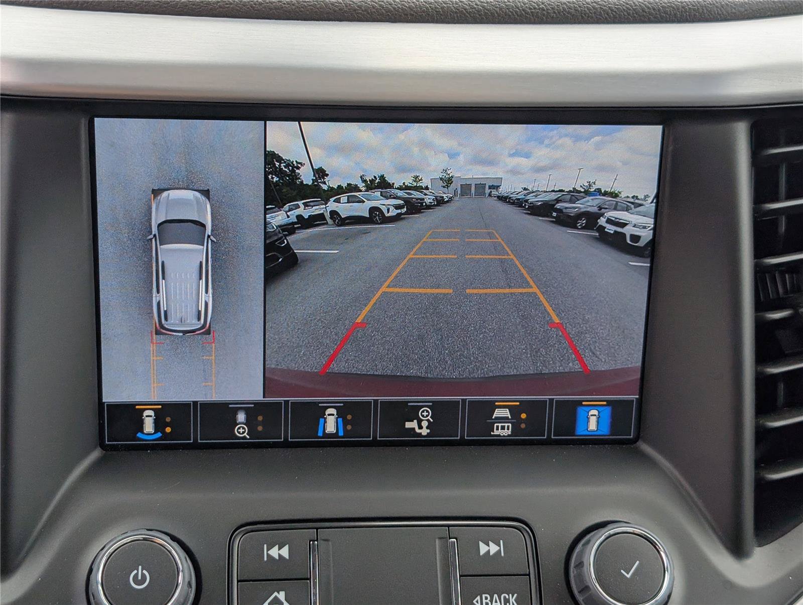 Used 2023 GMC Acadia SLT w/ Technology Package AWD/4WD image 35