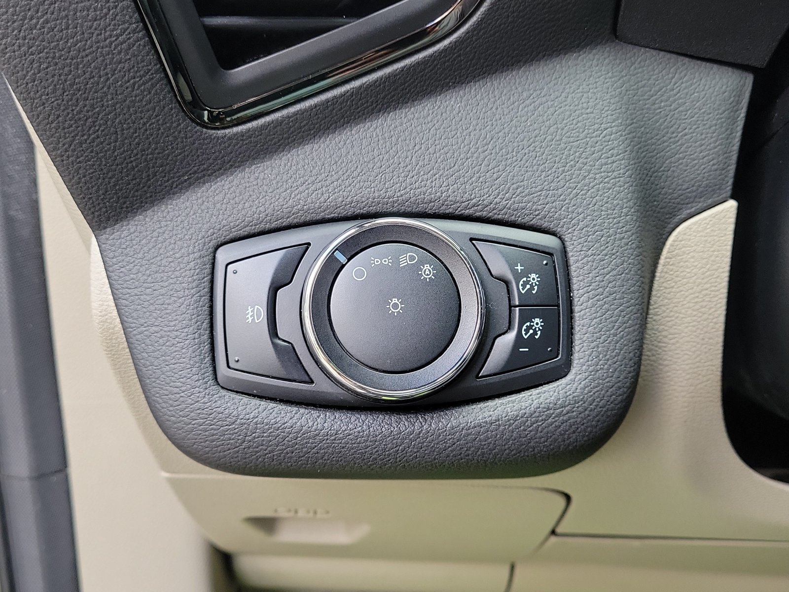 Used 2014 Ford Escape Titanium FWD image 14
