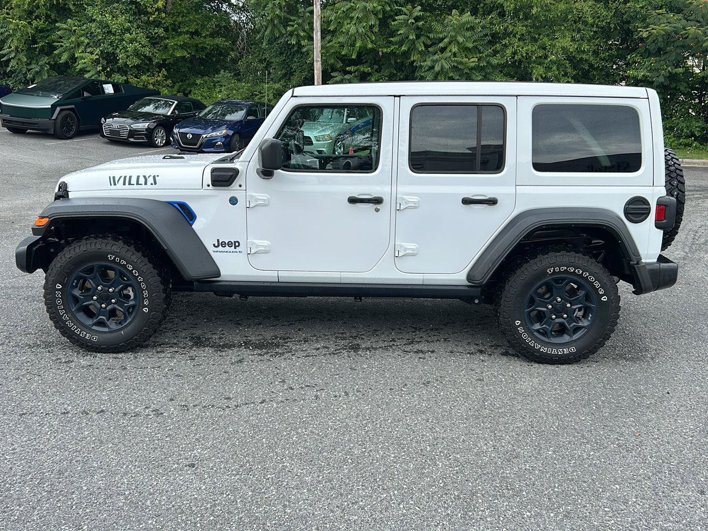 Used 2023 Jeep Wrangler Unlimited w/ Sun & Screen Package AWD/4WD image 2