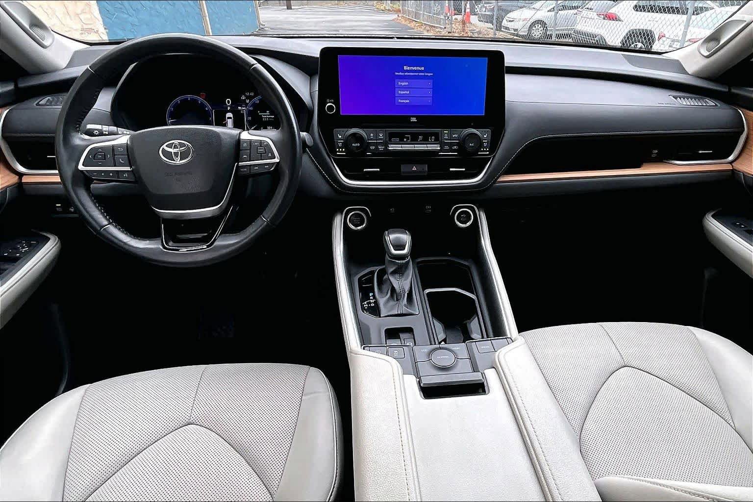 Certified 2024 Toyota Grand Highlander FWD image 15