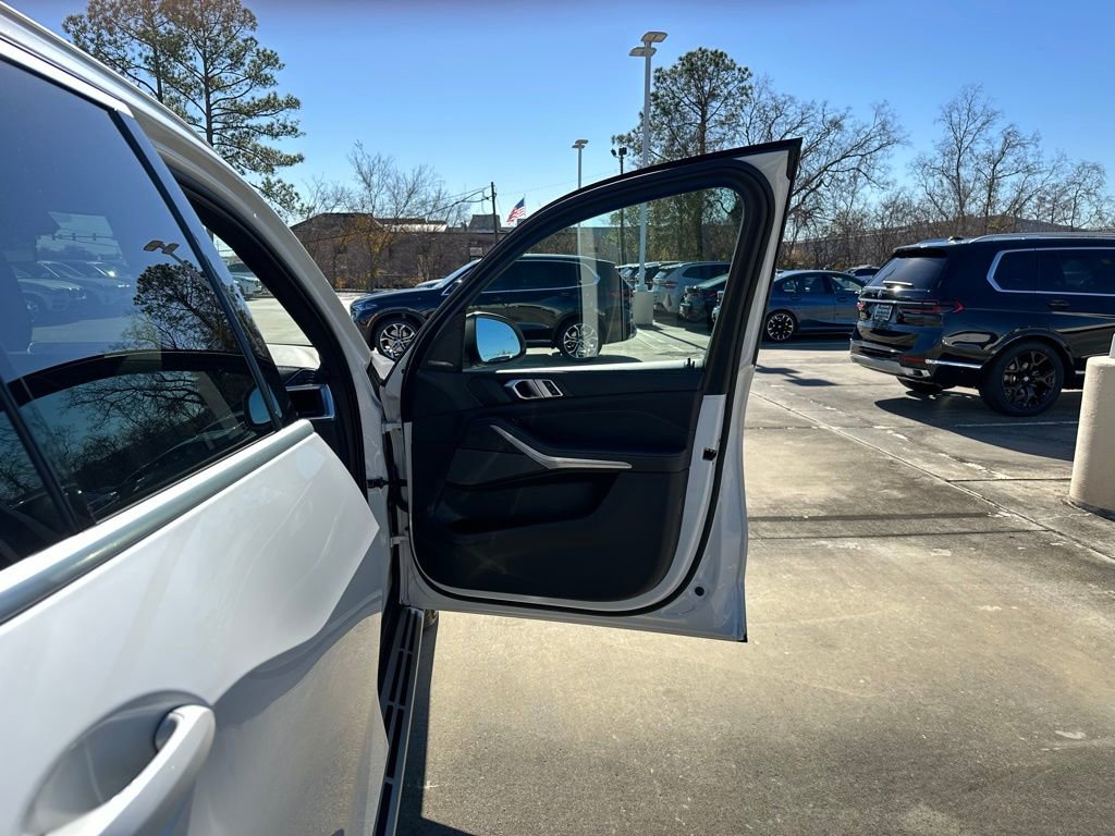 Used 2025 BMW X5 sDrive40i image 28