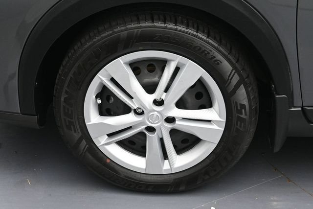 Used 2024 Nissan Kicks S FWD image 7