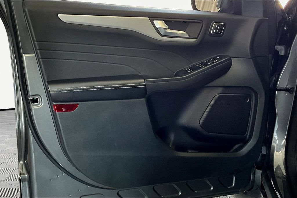 Used 2024 Ford Escape Platinum AWD/4WD image 19