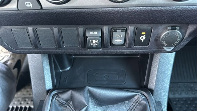 Used 2018 Toyota Tacoma TRD Sport image 18