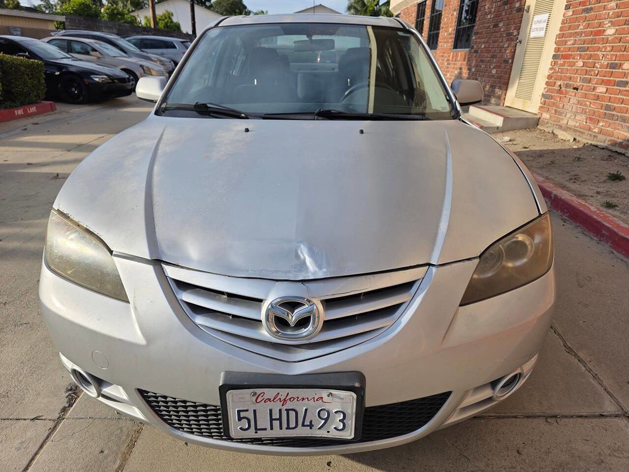 Used 2004 MAZDA MAZDA3 s w/ Moonroof & 6-CD Pkg FWD image 2
