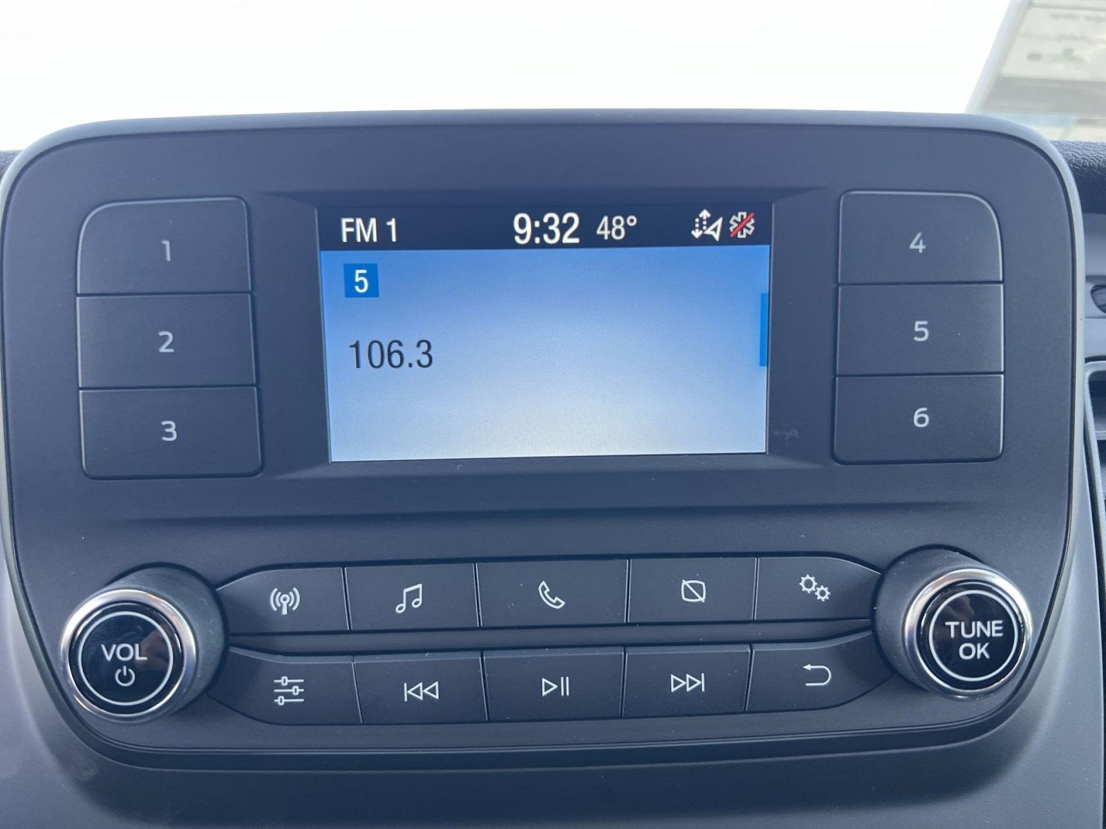 New 2025 Ford Transit 150 Low Roof image 26