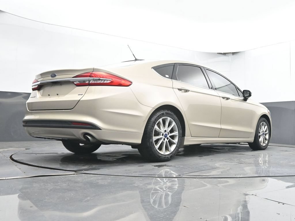 Used 2017 Ford Fusion SE FWD image 23