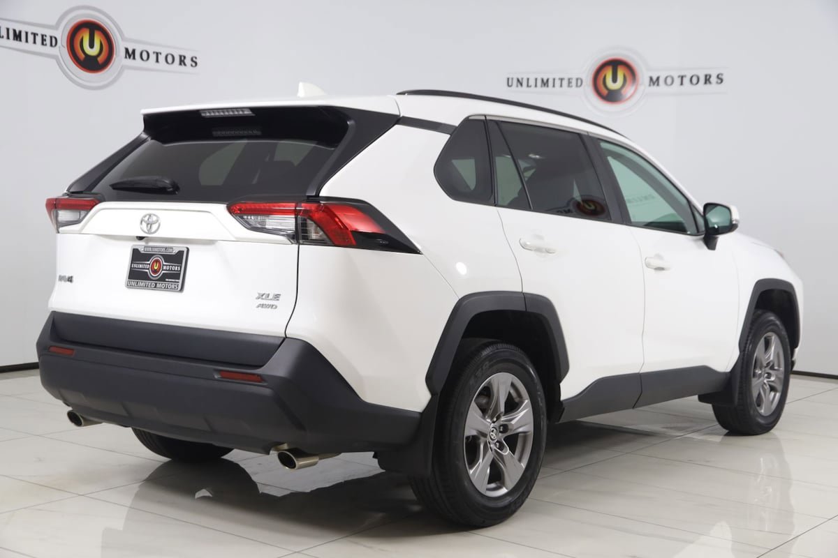 Used 2024 Toyota RAV4 XLE w/ Convenience Package AWD/4WD image 3