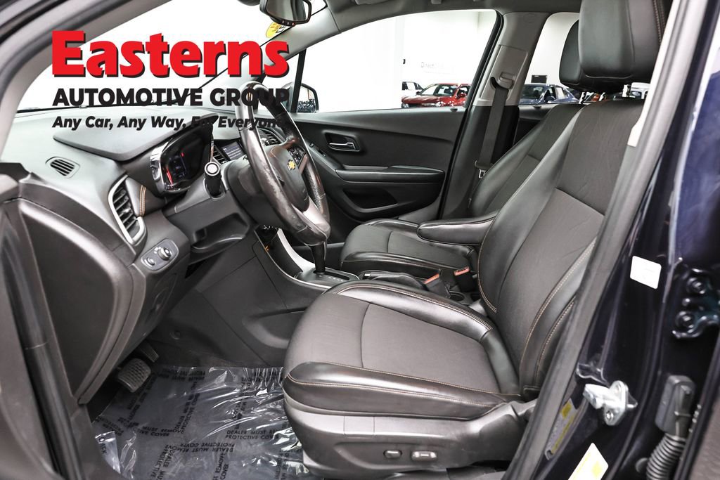 Used 2021 Chevrolet Trax LT w/ Driver Confidence Package image 14