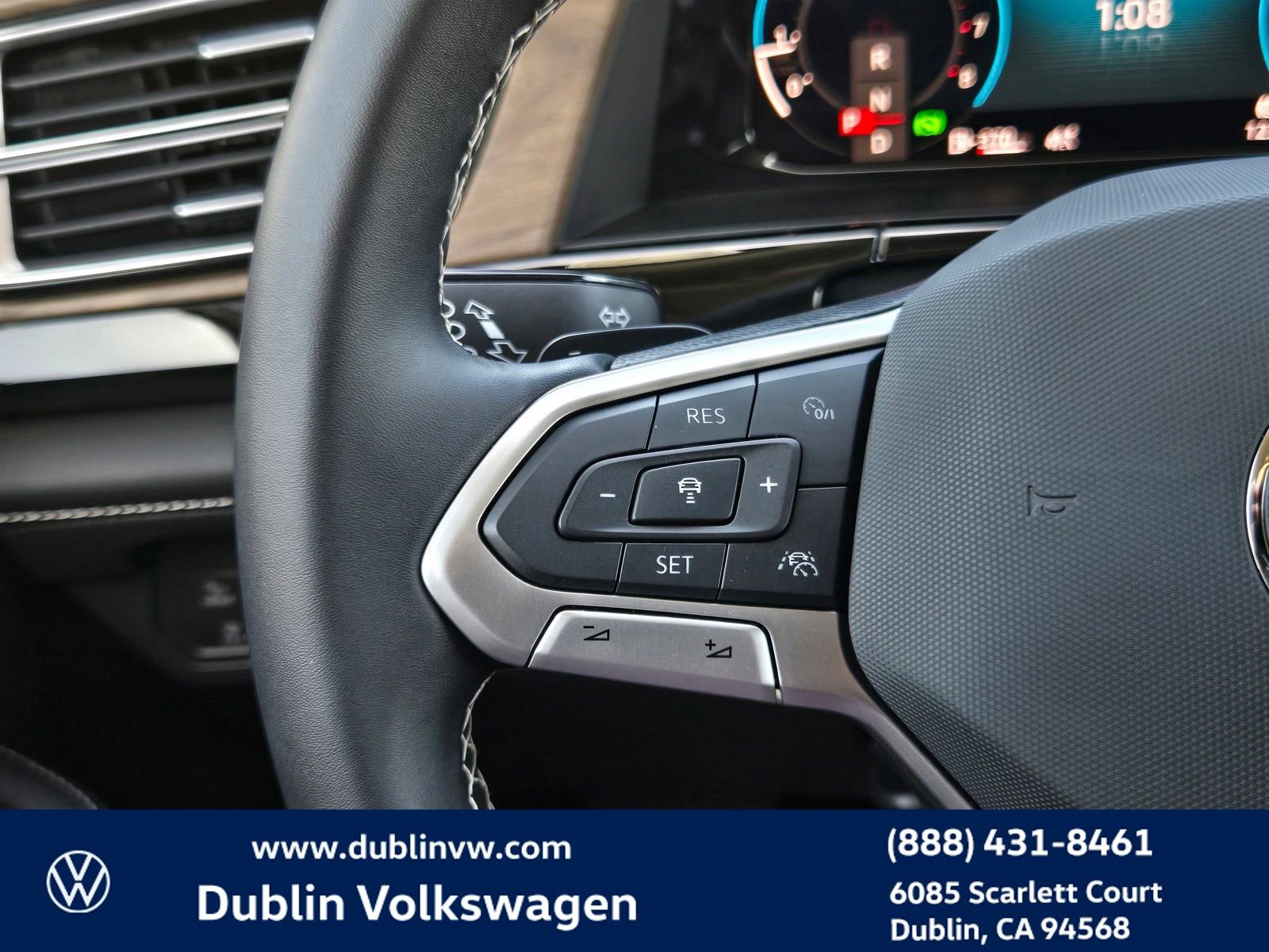 Used 2025 Volkswagen Atlas SE AWD/4WD image 22