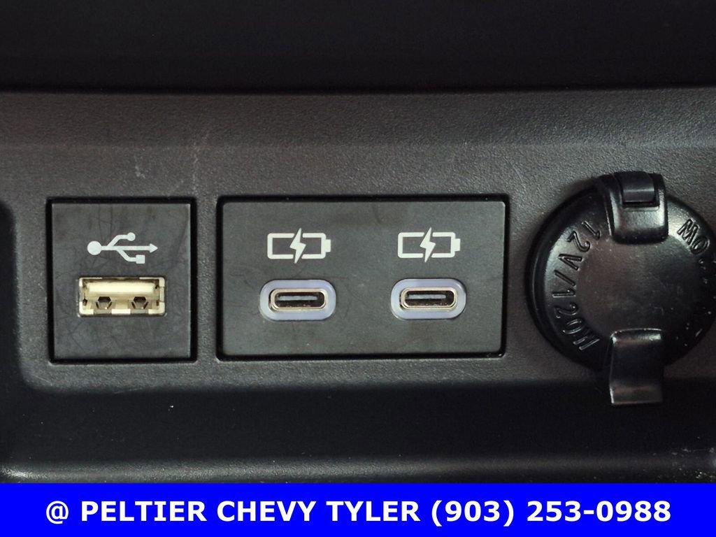 Used 2023 Toyota Highlander LE FWD image 25